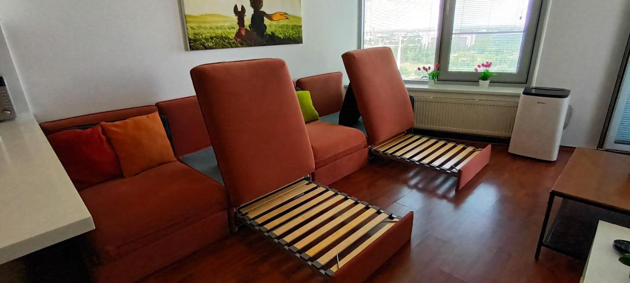 Juls Apartment Next To Football And Hockey Stadium Bratislava Luaran gambar