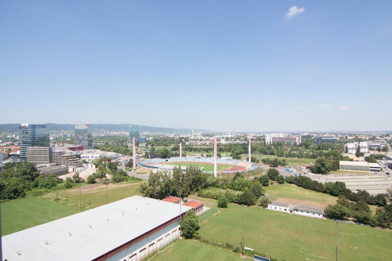 Juls Apartment Next To Football And Hockey Stadium Bratislava Luaran gambar