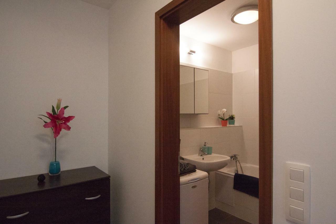 Juls Apartment Next To Football And Hockey Stadium Bratislava Luaran gambar