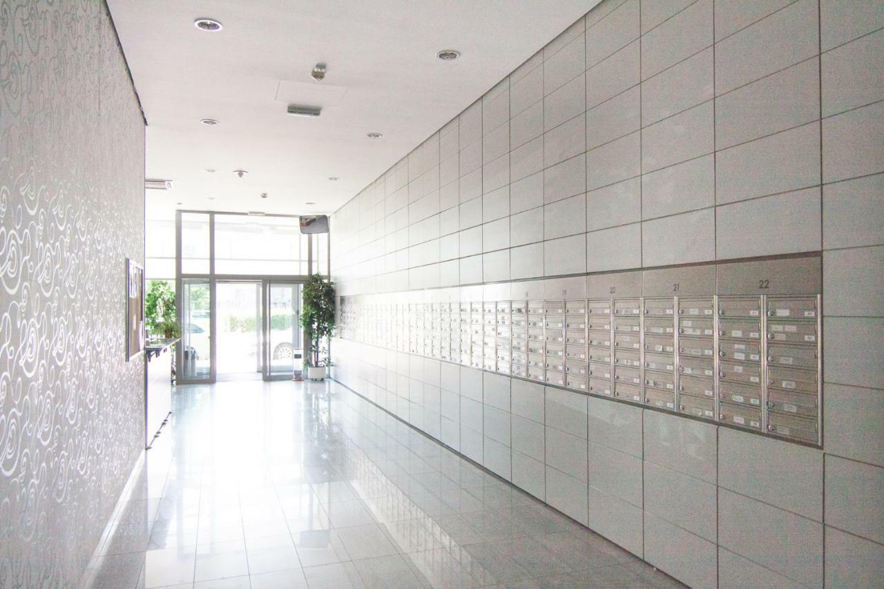 Juls Apartment Next To Football And Hockey Stadium Bratislava Luaran gambar
